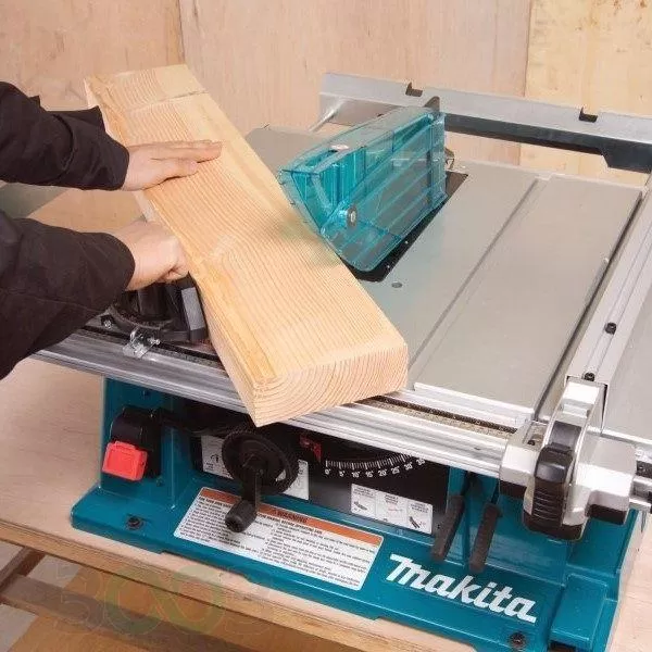 Stolní kotoučová pila 260mm Makita 2704N