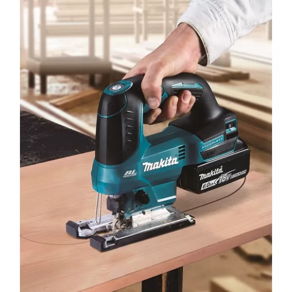 Aku bezuhlíková přímočará pila 18V bez aku Makita DJV184Z