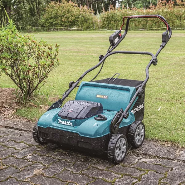 Aku vertikutátor 38cm Li-ion XGT 40V bez aku Makita UV001GZ