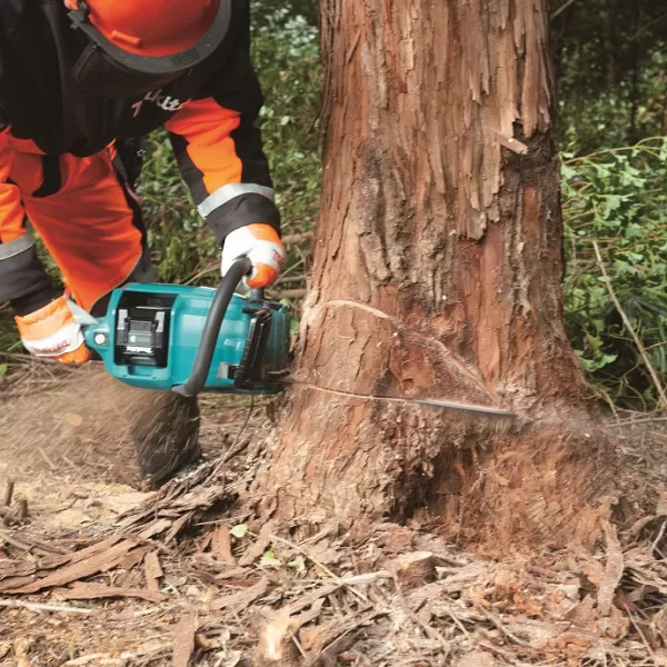 Aku řetězová pila 350 mm Li-ion XGT 40V bez aku Makita UC015GZ