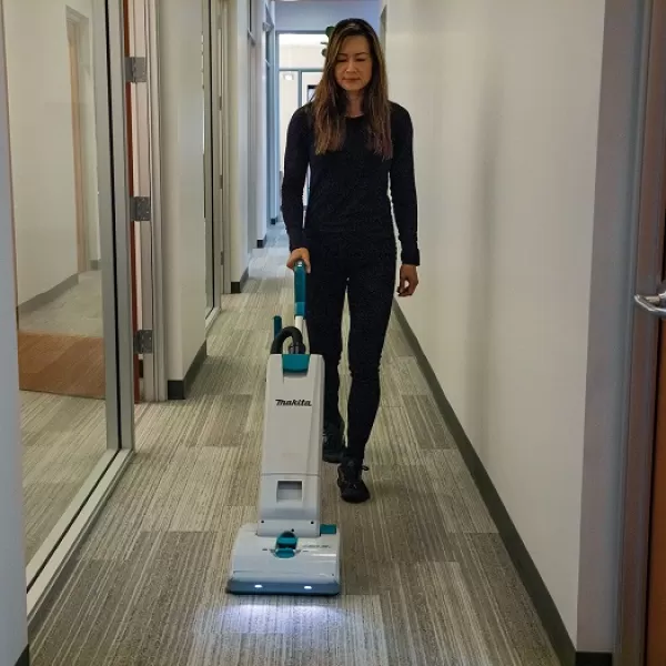 Aku vysavač tyčový Li-ion LXT 2x18V bez aku Makita DVC560Z