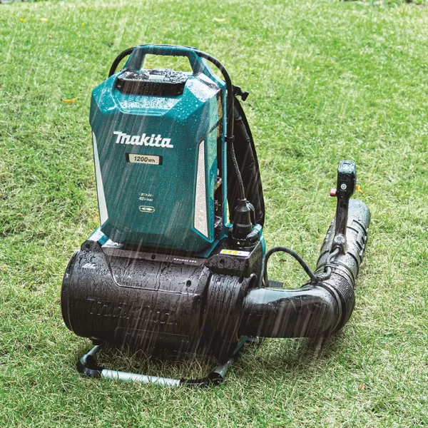 Aku zádový ofukovač Li-ion XGT 40V, externí zdroj bez aku Makita UB002CZ02